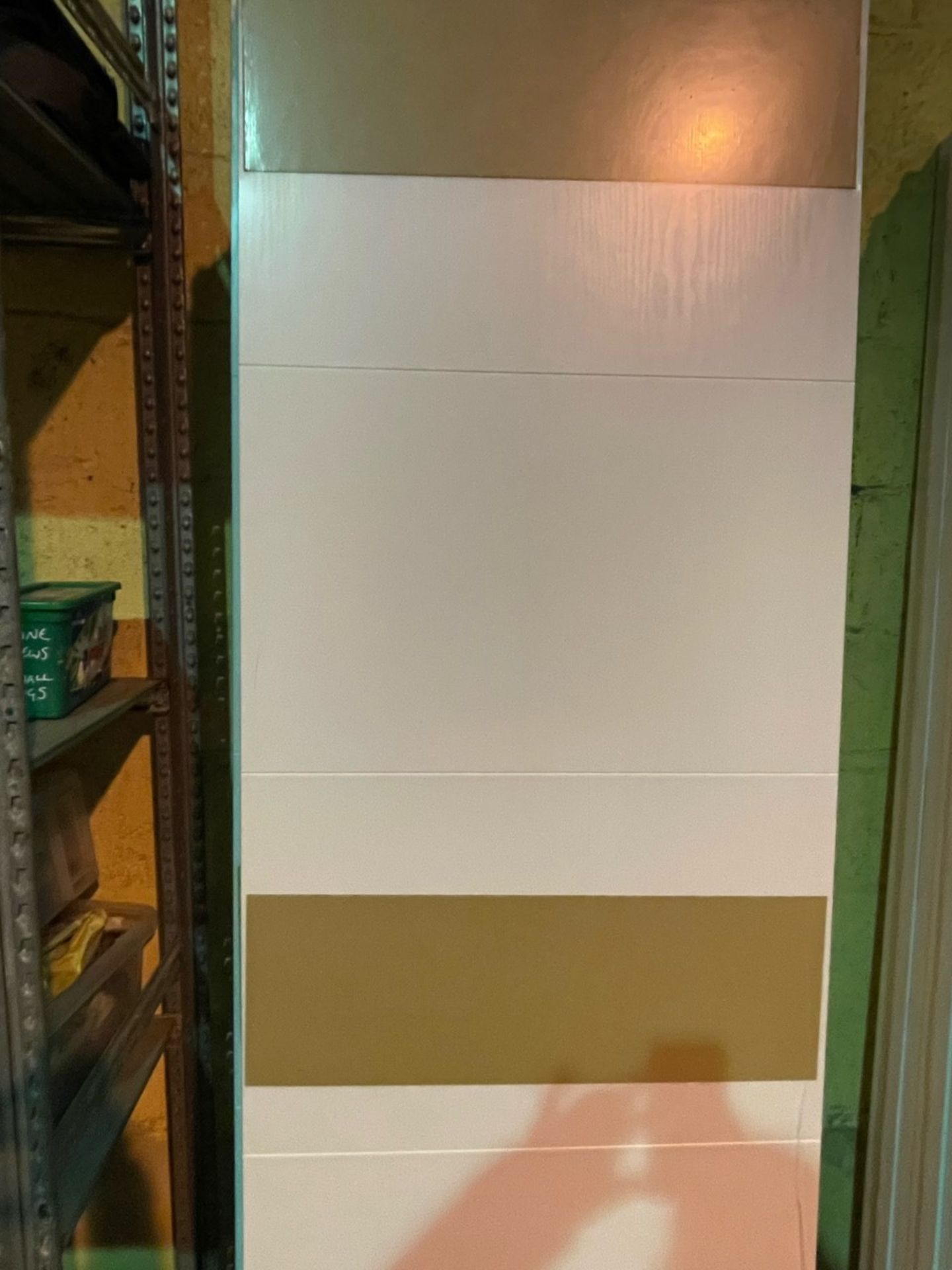 1x new internal door G4H White wood grain 1981 x 610 x 35mm