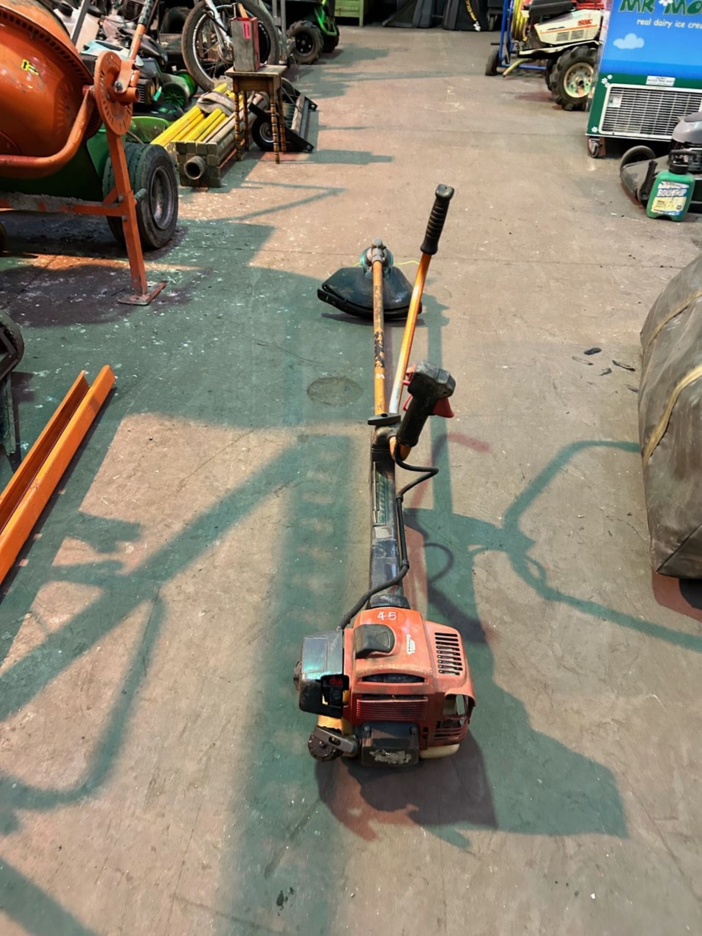 Kawasaki TJ45E strimmer selling as a non runner