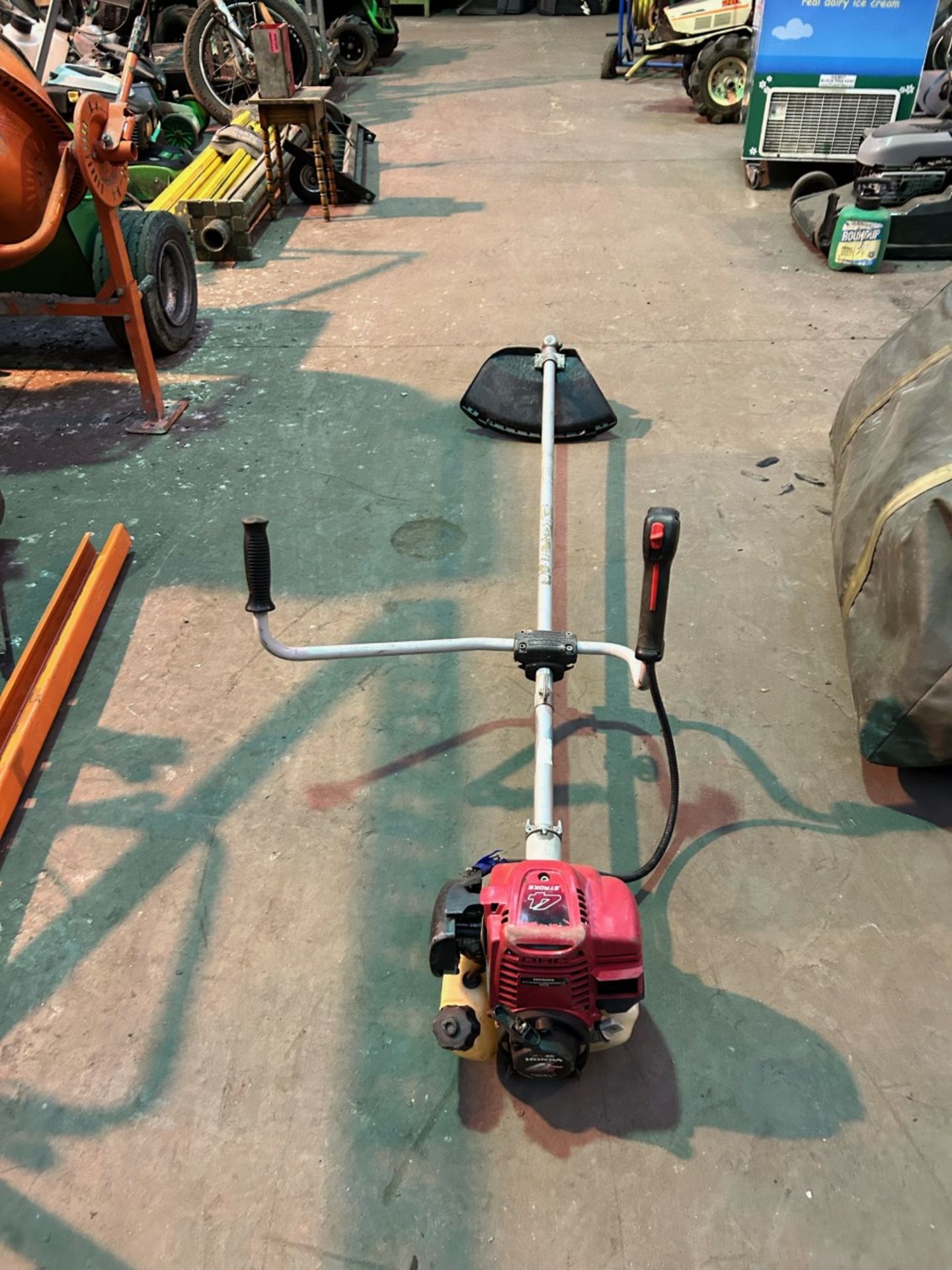 Honda GX35 4 stroke strimmer. Non runner