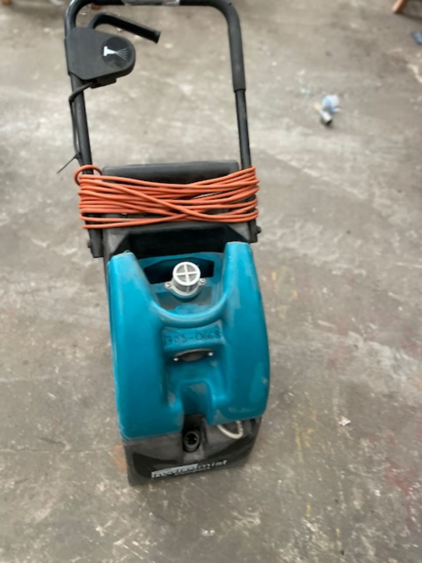 Sweeper 240 volt works but needs a new brush for underneath - Image 4 of 6