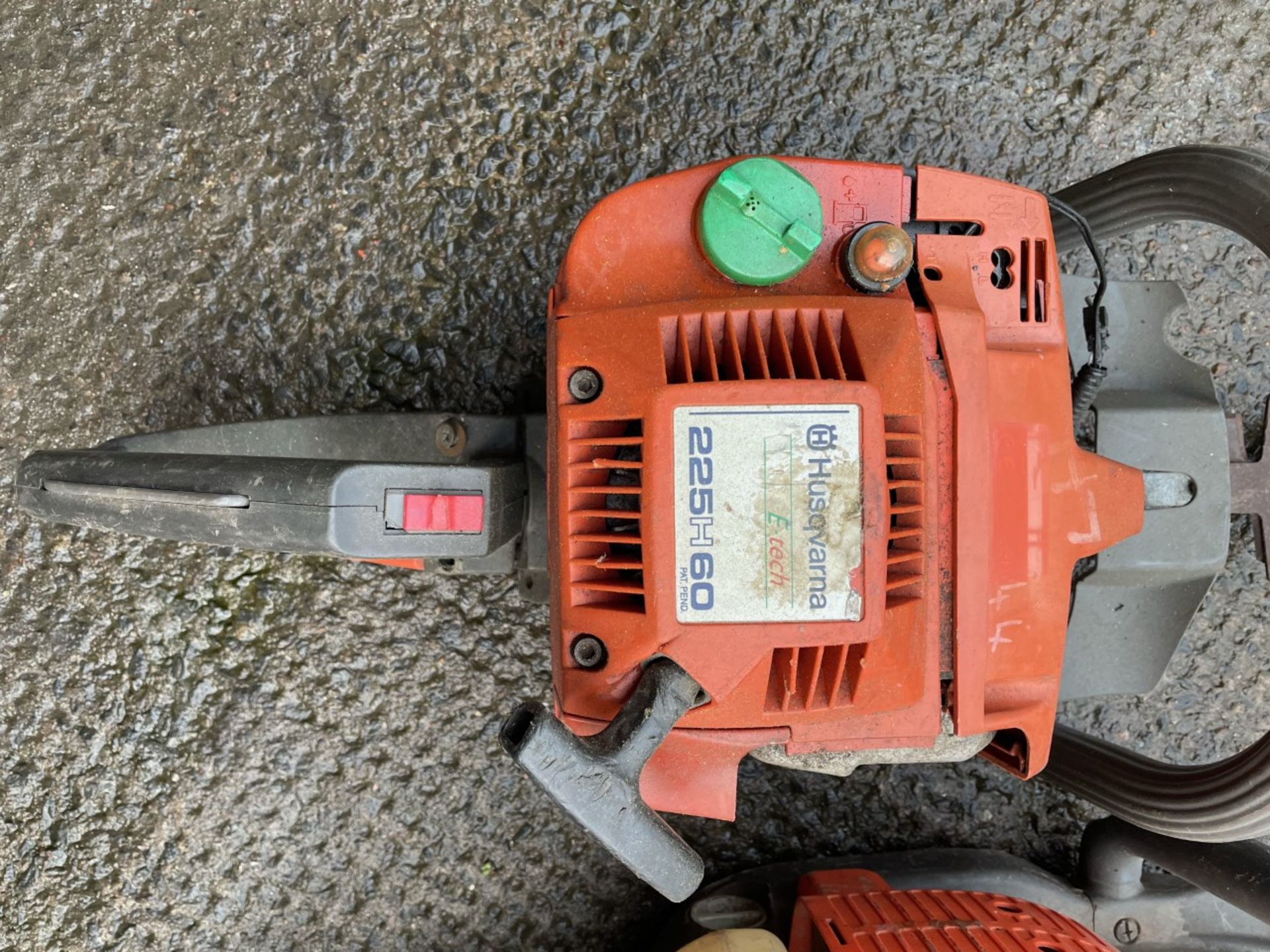 2x Husqvarna hedge cutters both spares or repair