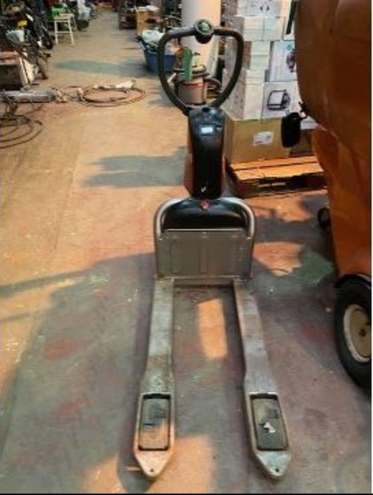 Linde City Pallet truck battery operated but no battery included - no reserve - Bild 3 aus 3