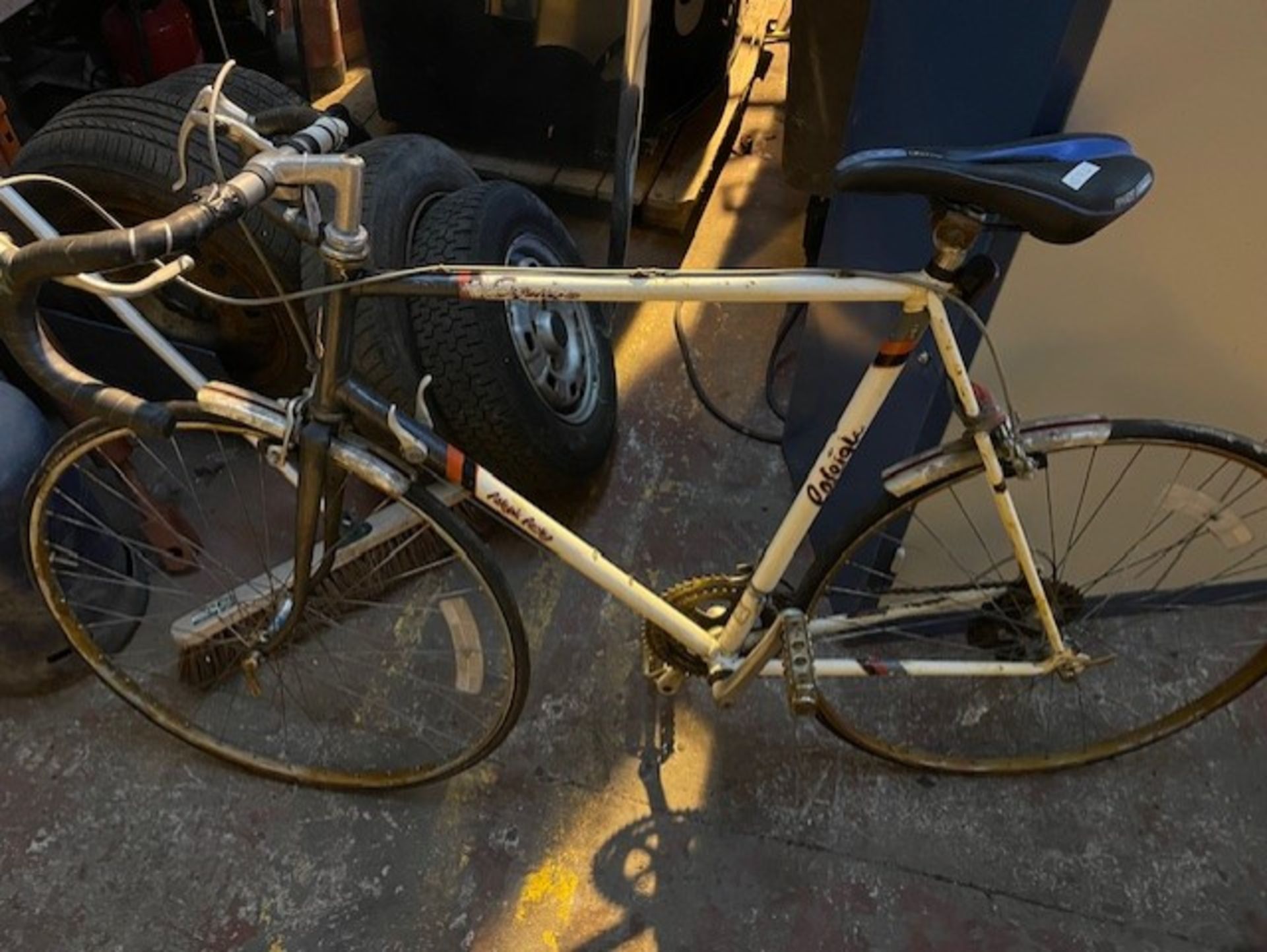 Men’s Raleigh equise racing bike 80s model thin wheels very light for its era - Image 2 of 2
