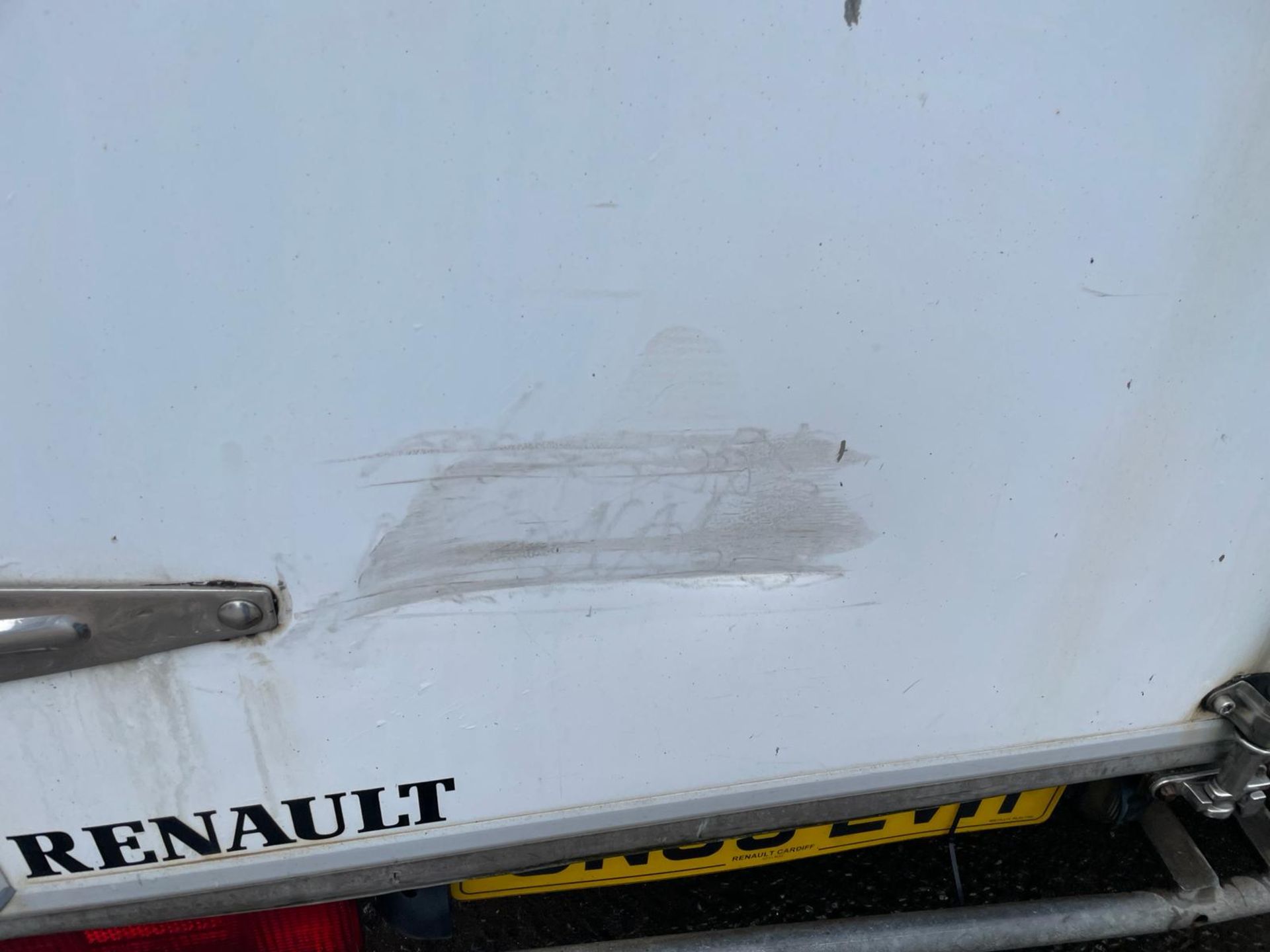 Renault Master low loader van in fair condition , mot'd untill 21 Nov 24 - Image 14 of 18
