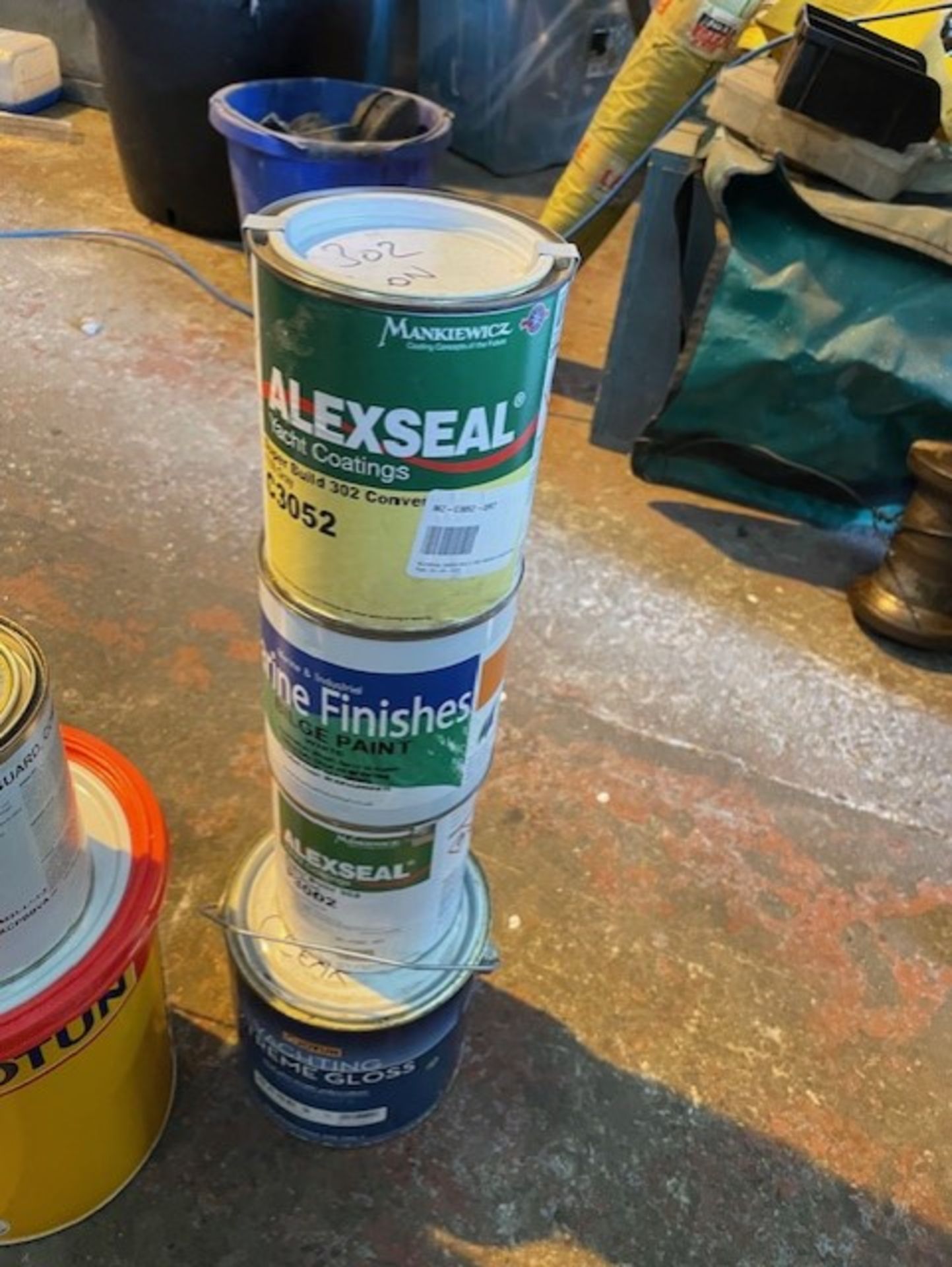 Yacht and boat paint full tins of Super build converter gray c3052 Bilge paint white Super build - Image 2 of 4