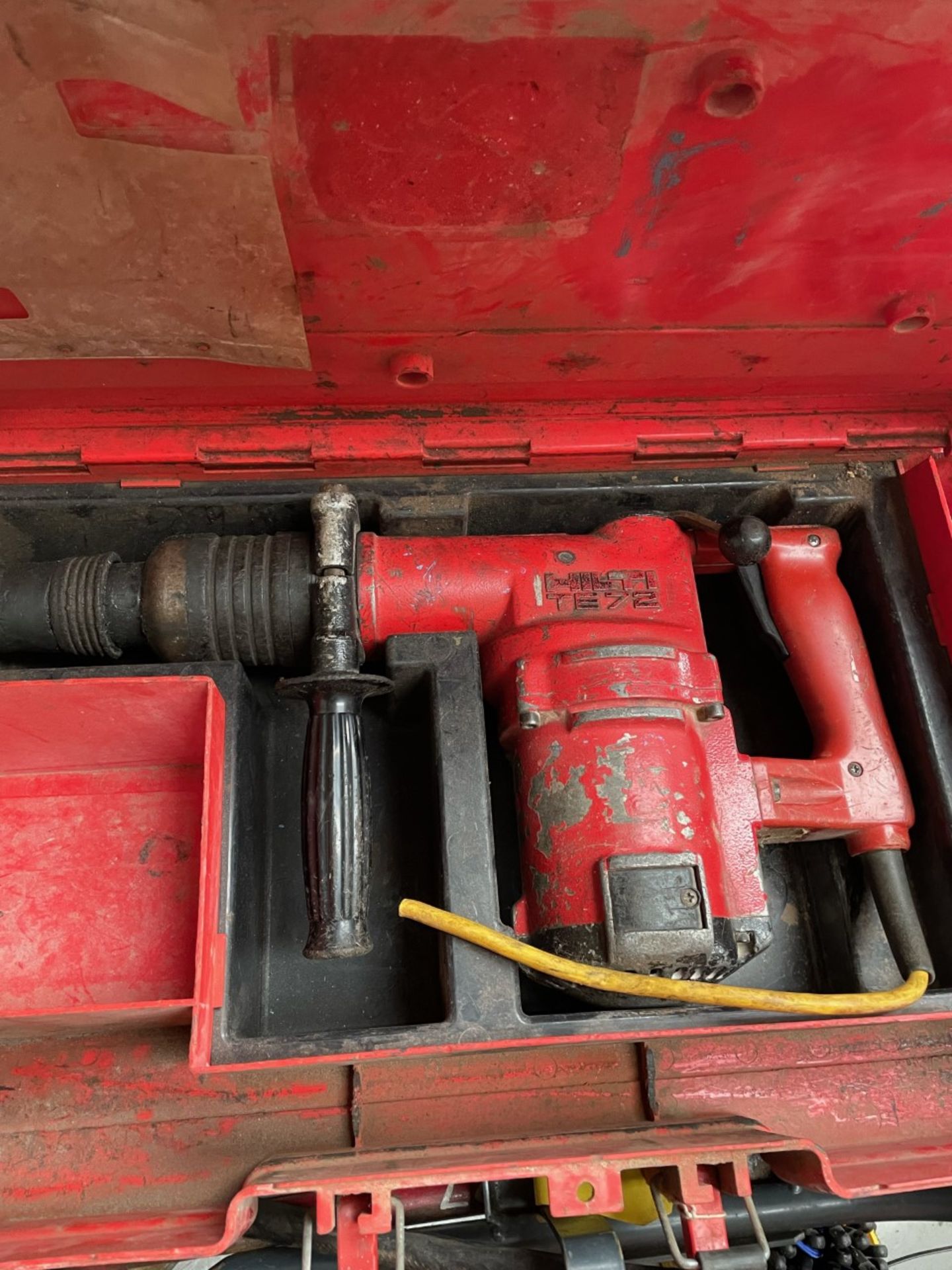 Hilti TE27 rotary hammer drill. Need power lead. - Bild 2 aus 2