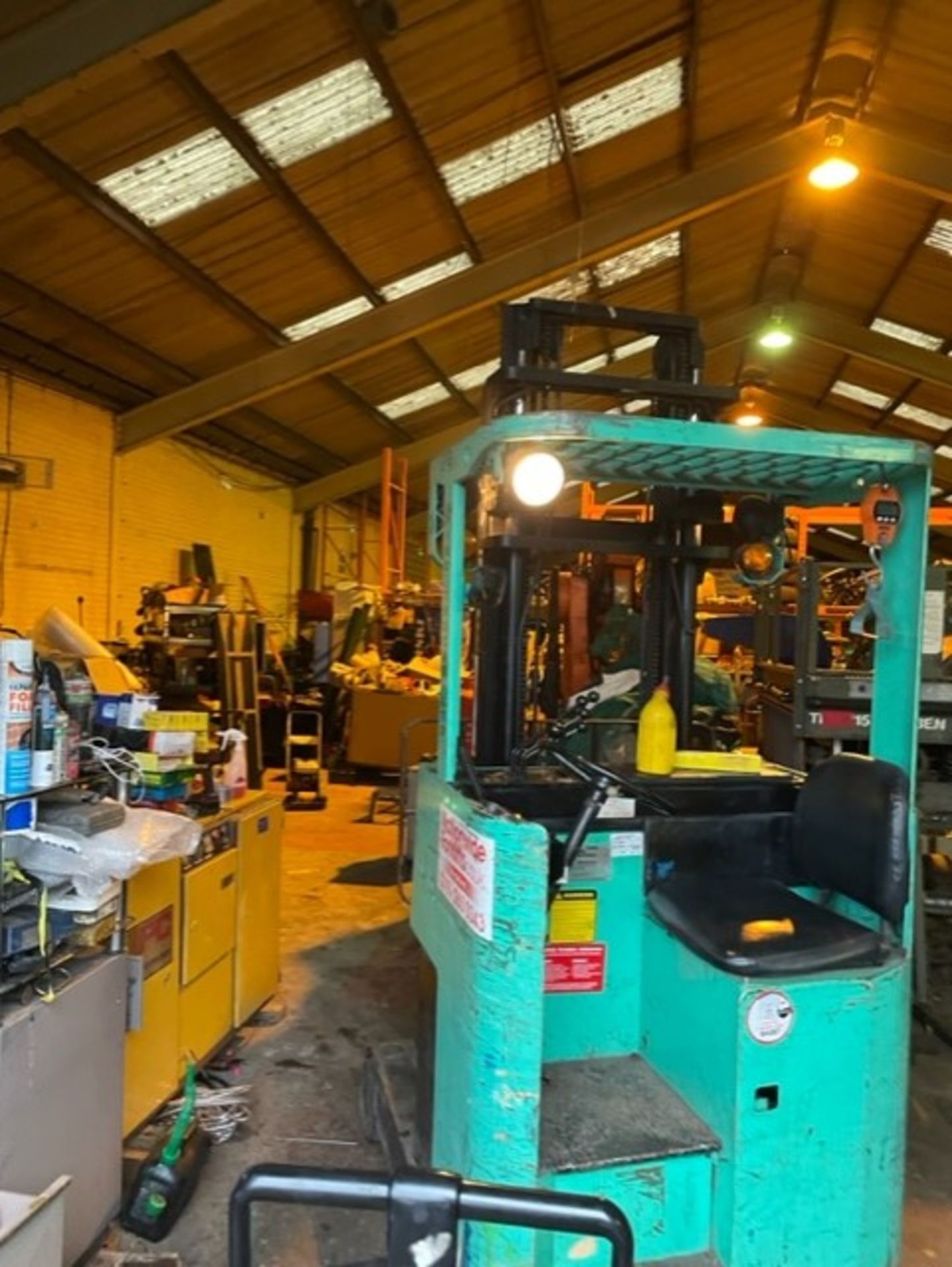 Mitsubishi combi forklift in prime condition this machine has been maintained to the highest - Image 11 of 17