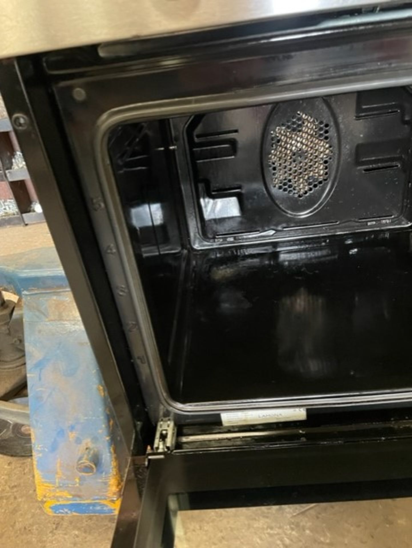Ovens 5 no commercial straight out if care home very clean ready to fit and use you are bidding - Image 5 of 6