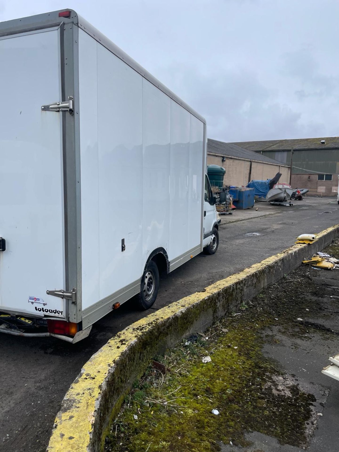 Renault Master low loader van in fair condition , mot'd untill 21 Nov 24 - Image 9 of 18