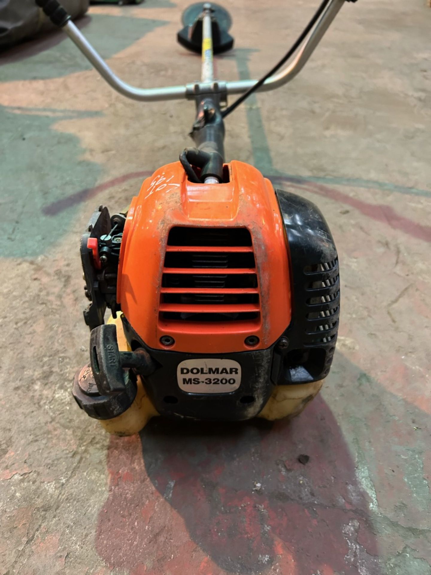Dolmar MS3200 garden strimmer with blade attachment selling as a non runner in need of air box - Bild 3 aus 3