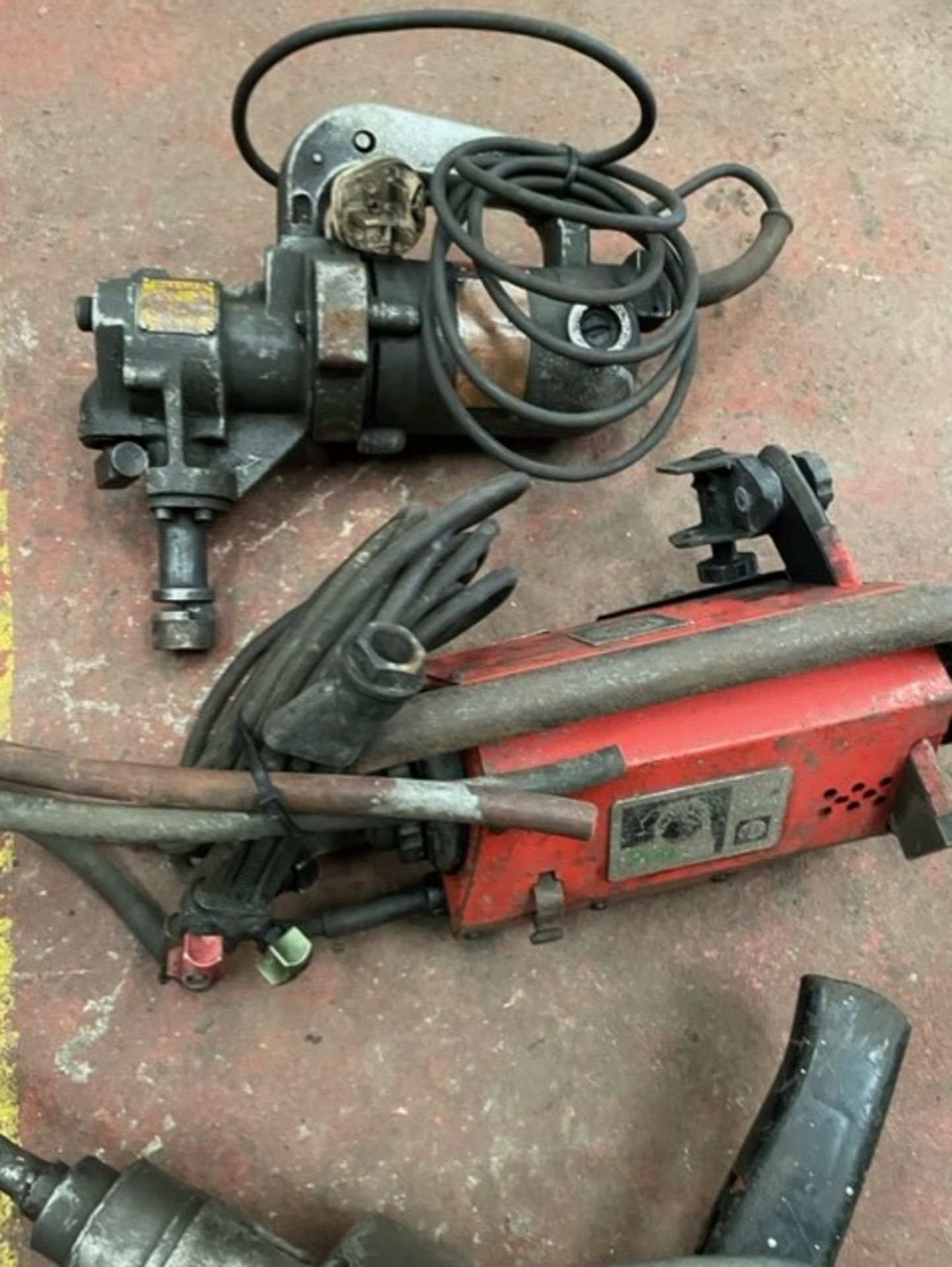 Very old 240 volt bits of machinery don’t no if valuable or scrap - Image 2 of 4