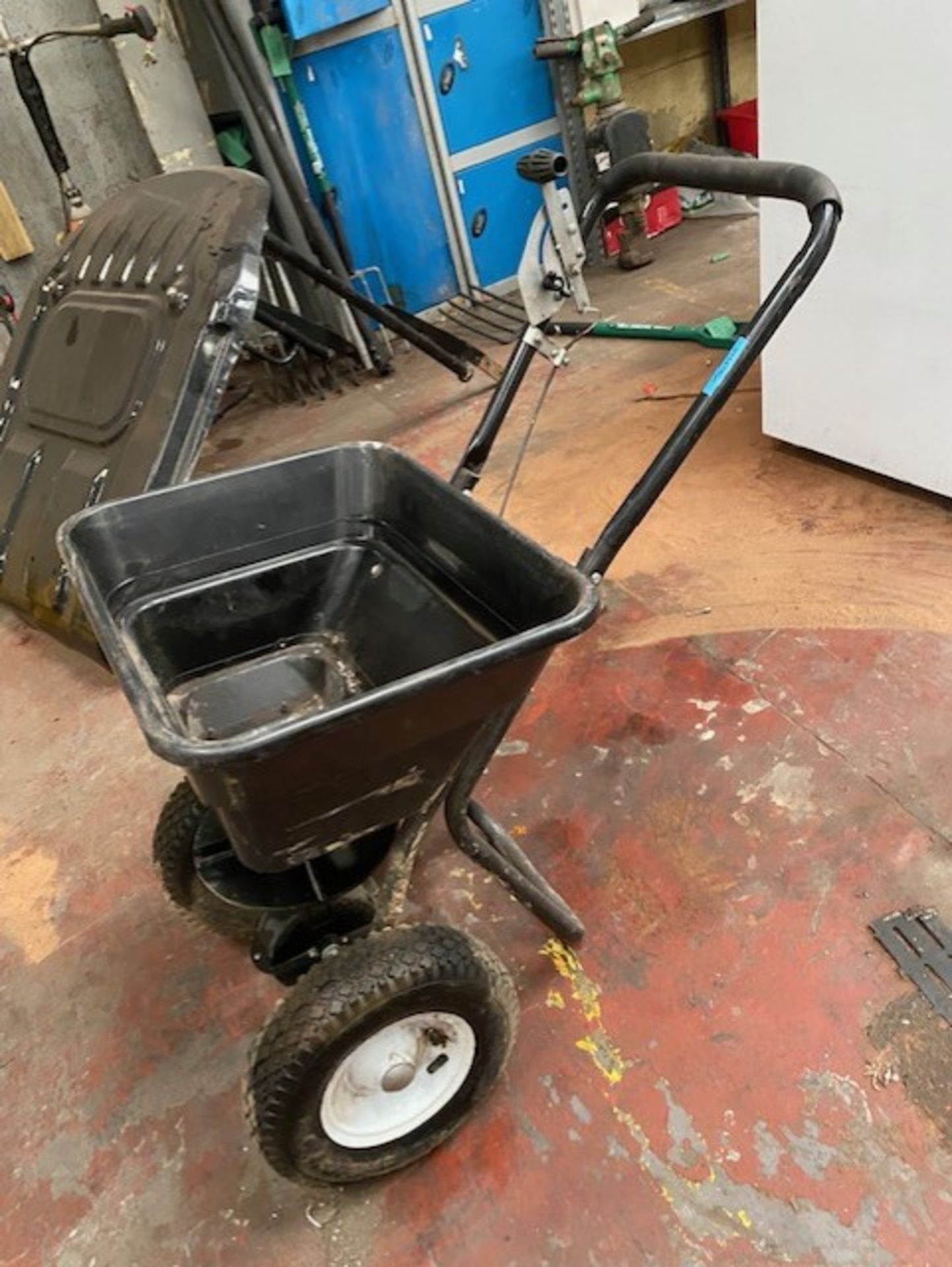 Spreader for Salt/Grit/Seed etc , sold as seen