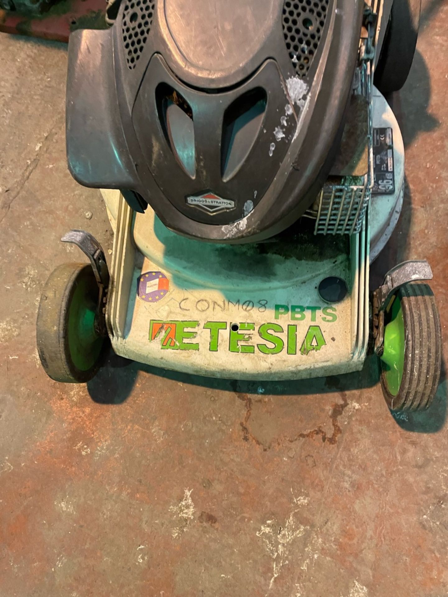 Etisia pbts lawn mower. Spares or repair - Bild 2 aus 4