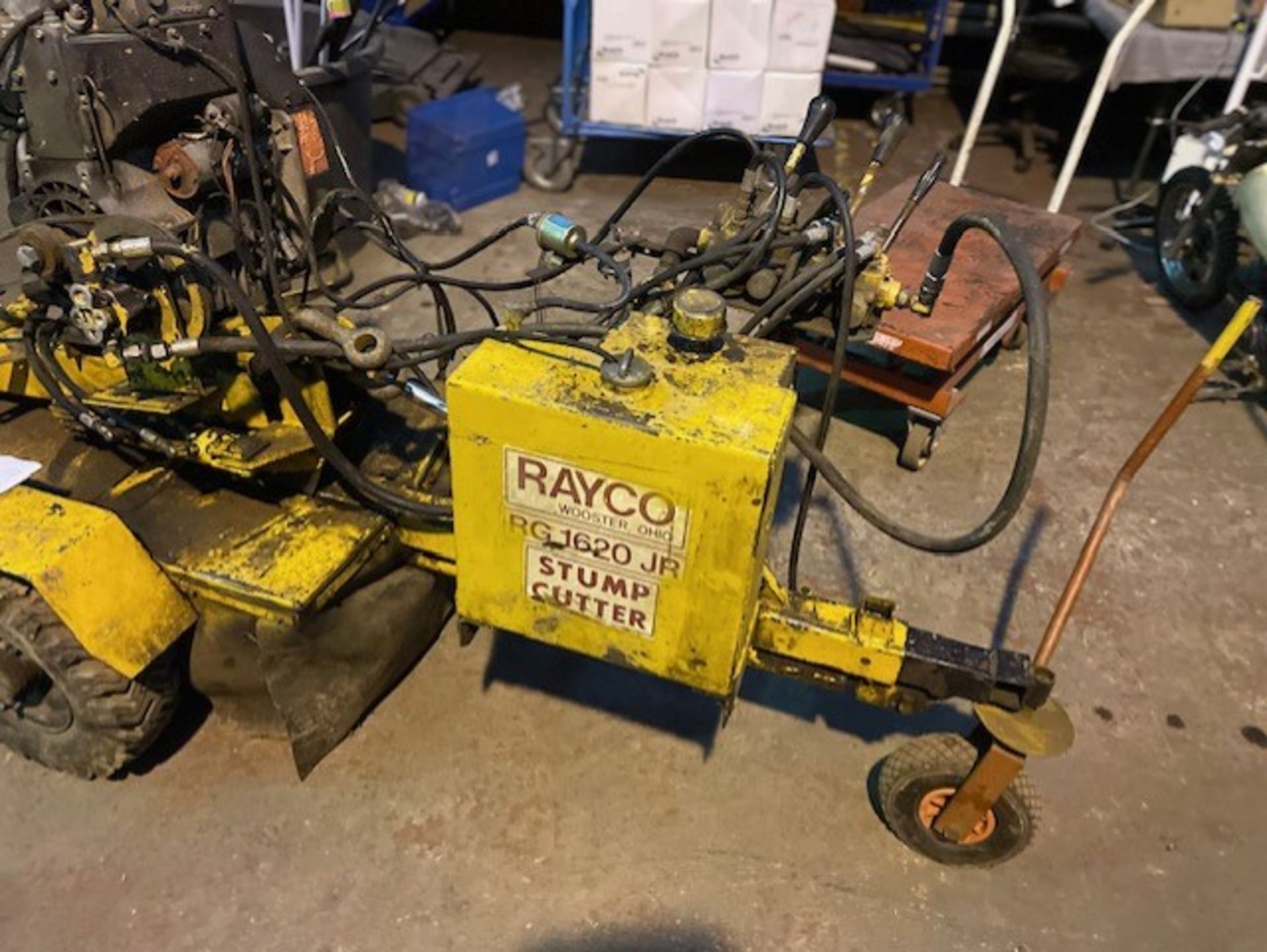 Stump grinder rayco 1620 with a diesel engine al together from belts to frame rare machine locking - Image 6 of 7