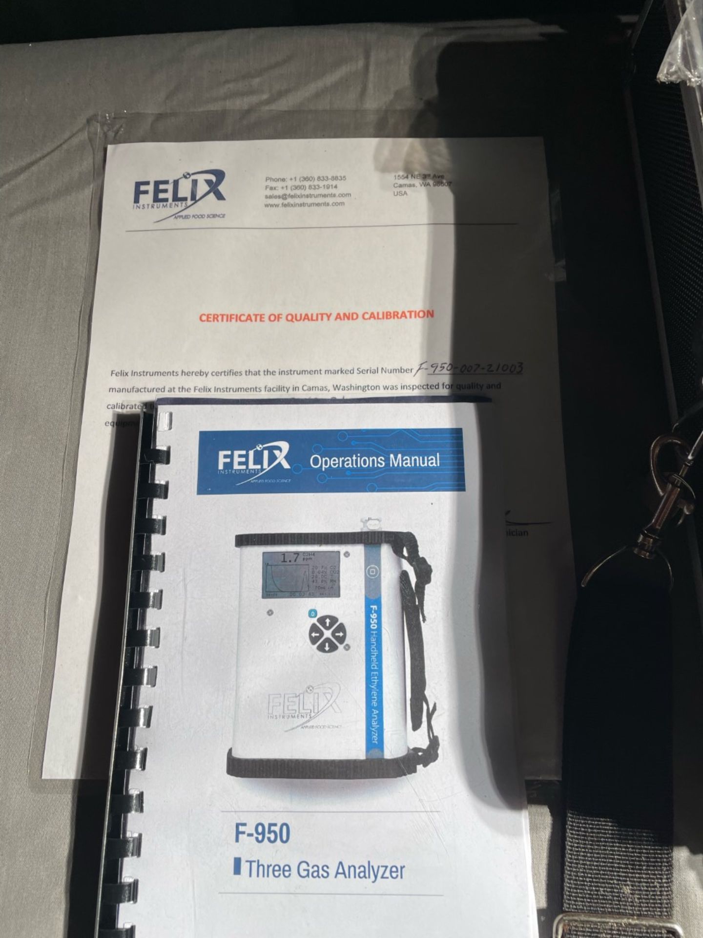 1x Felix F-950 three gas analyzer. Everything in box looks new and in original packaging - Bild 3 aus 4
