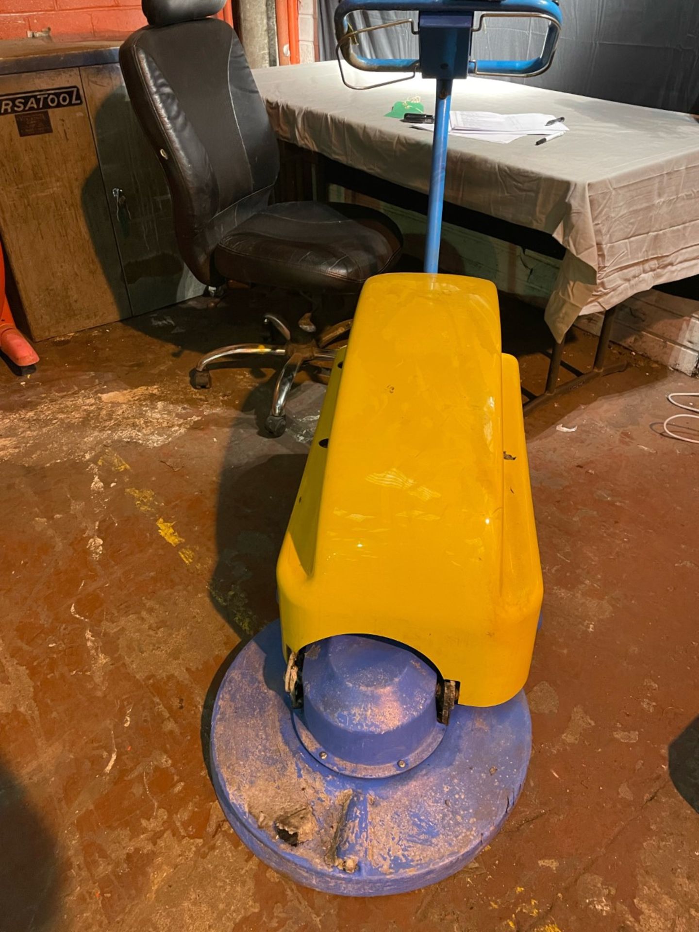 Tennent challenger nippy 500. 18v floor scrubber for all hard floors. Spares or repair.
