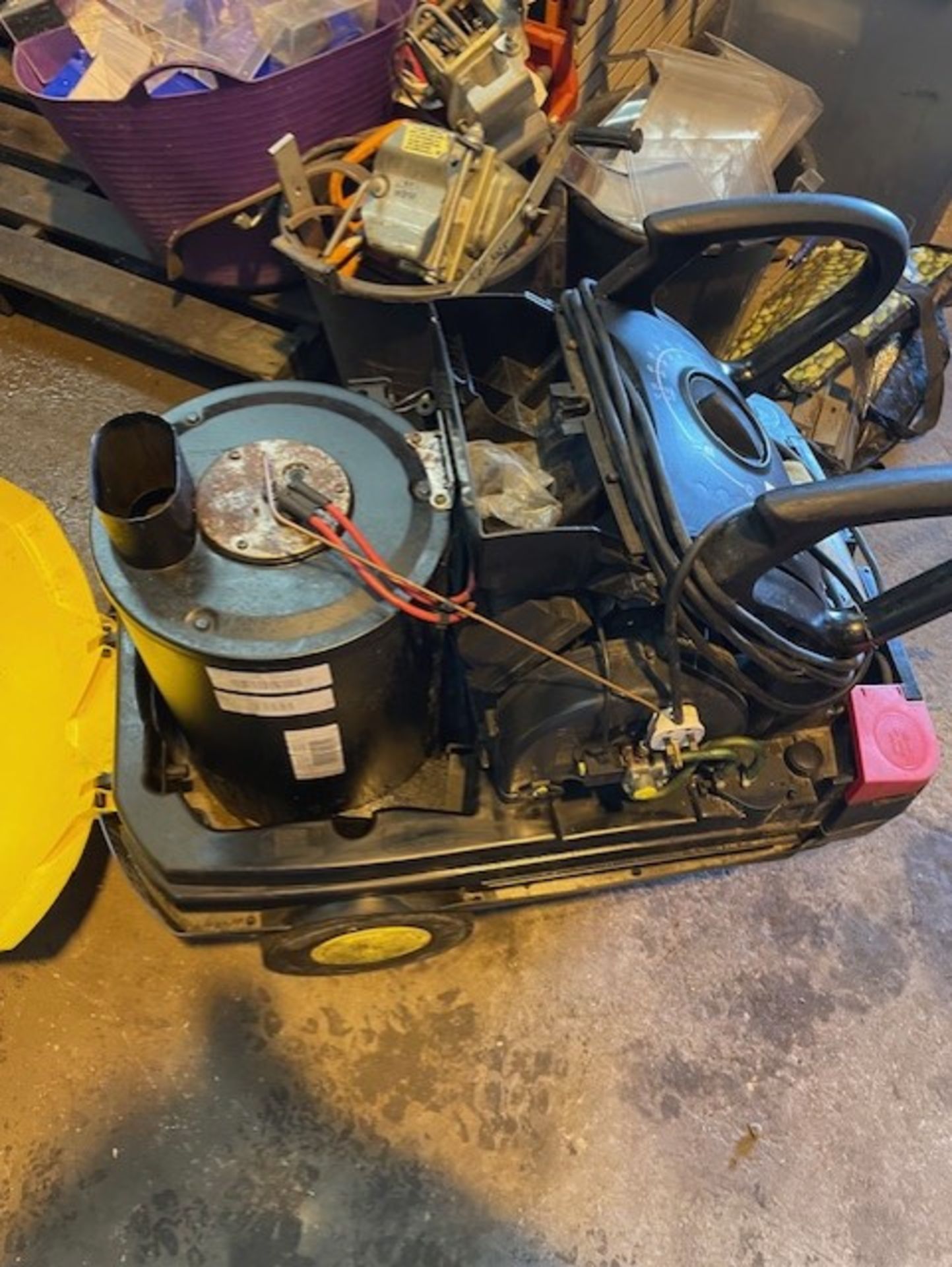 Karcher hot and cold pressure washer hds551 c model it’s in good condition still comes with hose and - Image 8 of 10