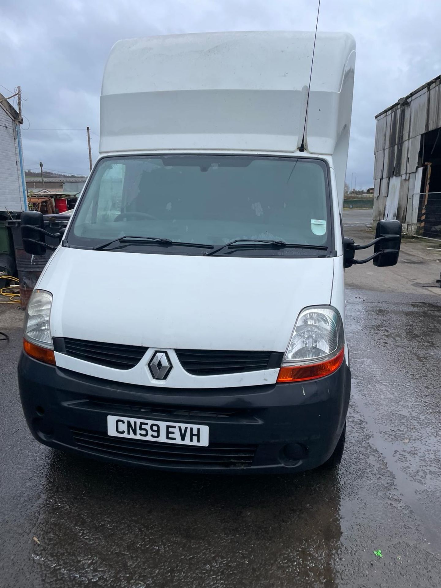 Renault Master low loader van in fair condition , mot'd untill 21 Nov 24