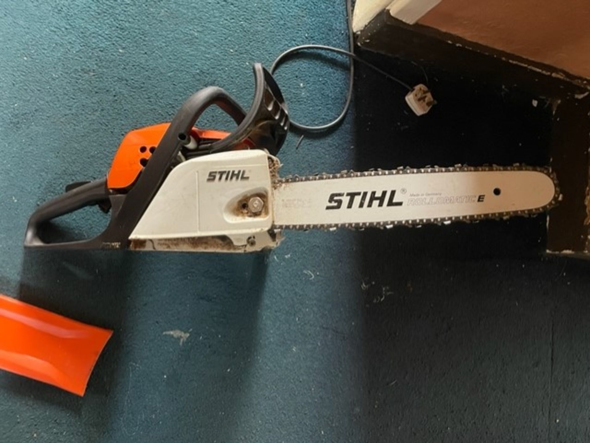 Stihl 181 used only once to cut a branch damaged shoulder forces sale but this machine has doing - Bild 3 aus 3