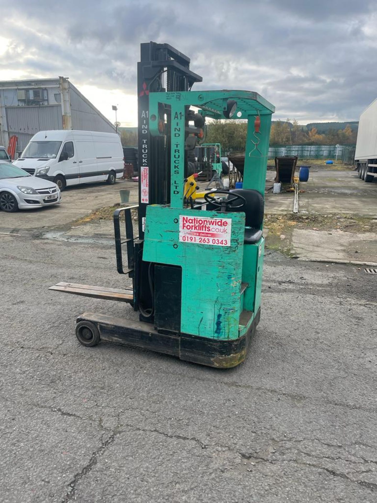 Mitsubishi combi forklift in prime condition this machine has been maintained to the highest