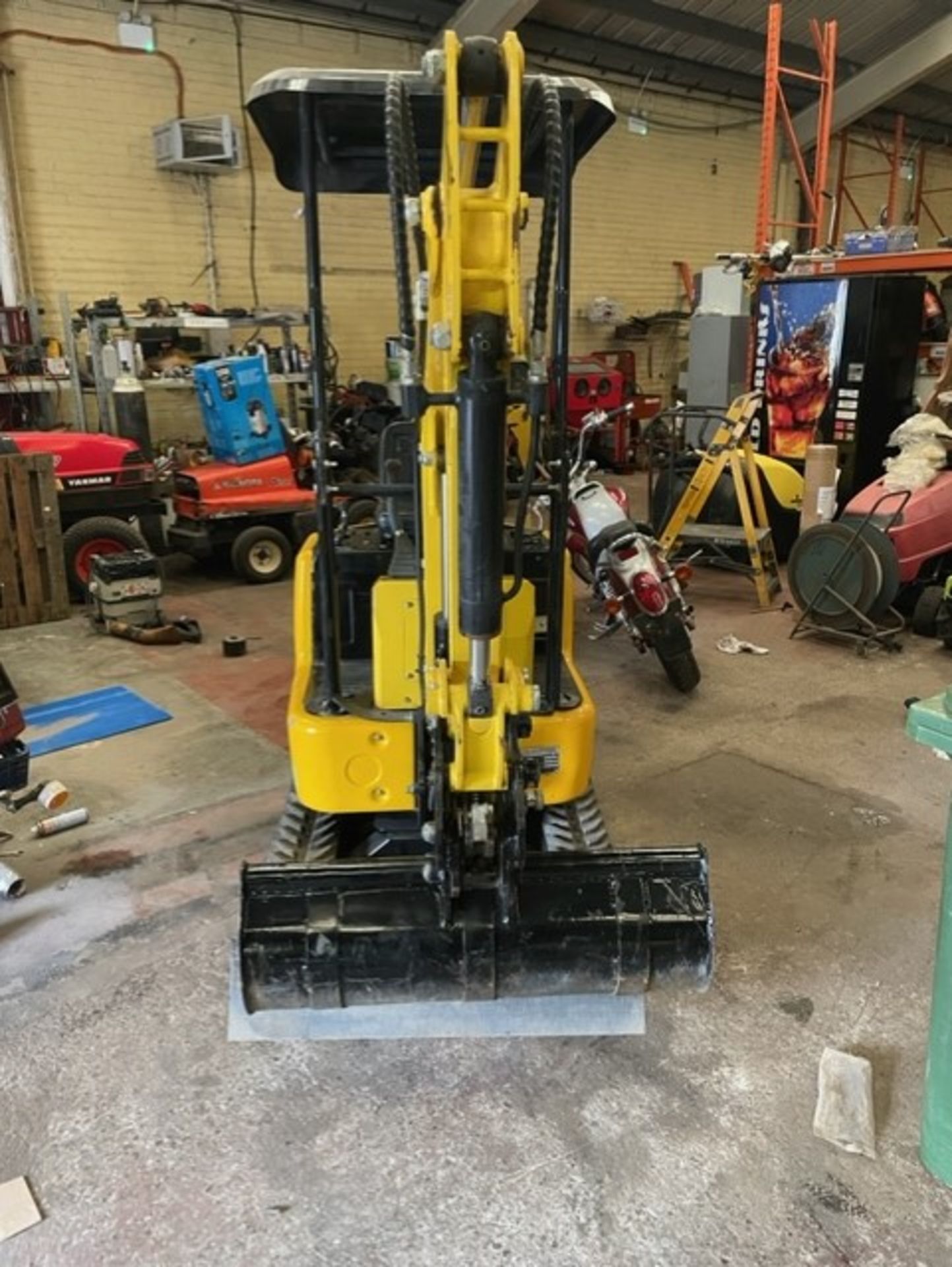 Rippa 1 ton excavator sweet little runner yanmar engine also hydraulics smooth for a little