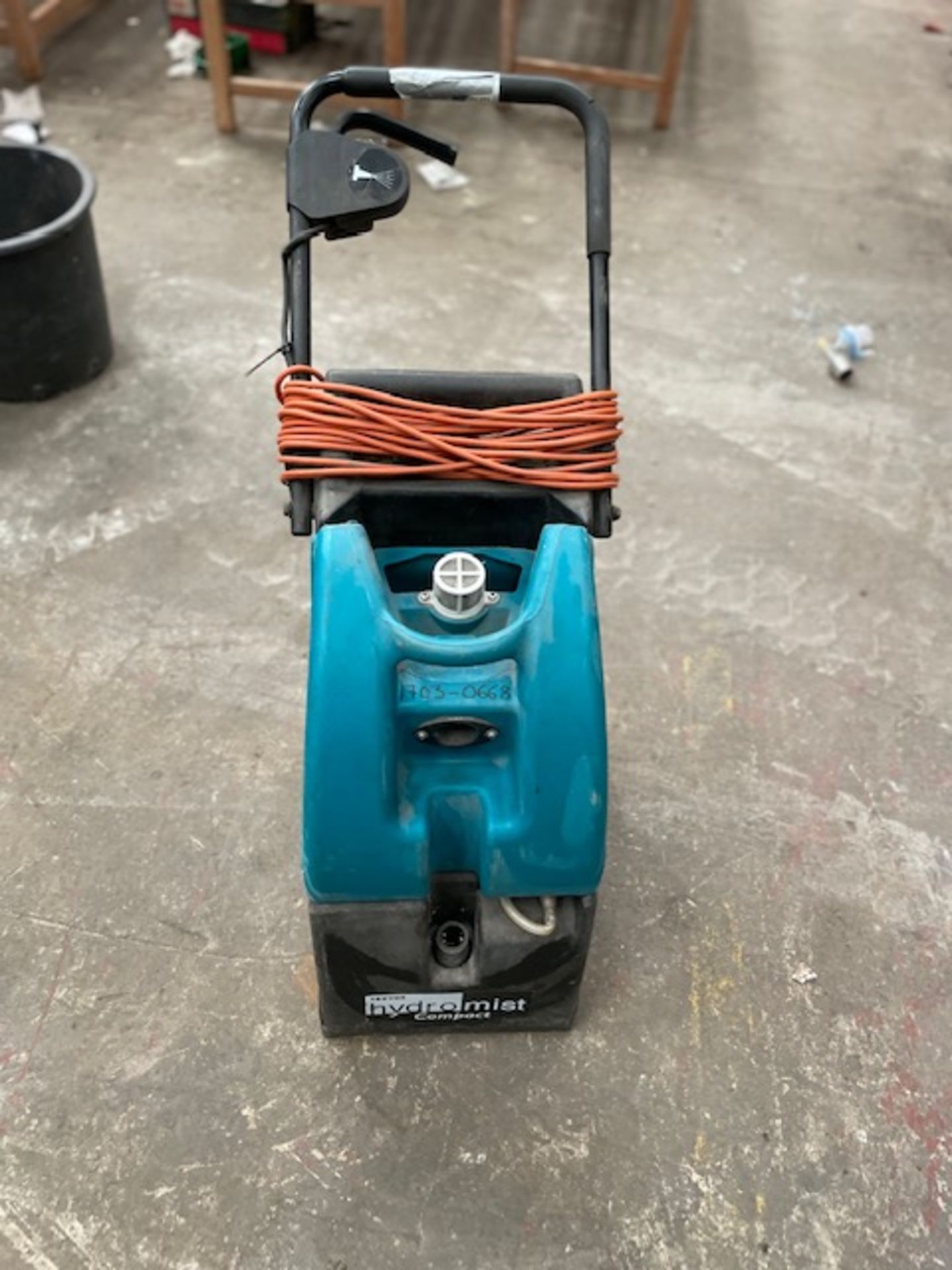 Sweeper 240 volt works but needs a new brush for underneath - Bild 2 aus 6