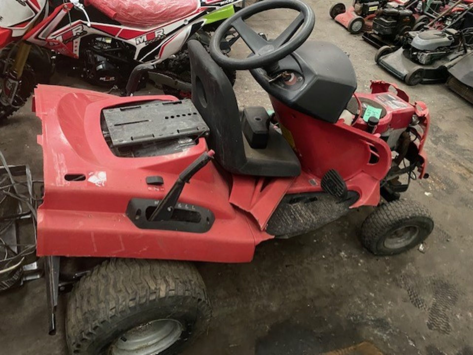 Mountfield Ride on Mower with Briggs & Stratton Engine , Parts Missing , Sold as seen