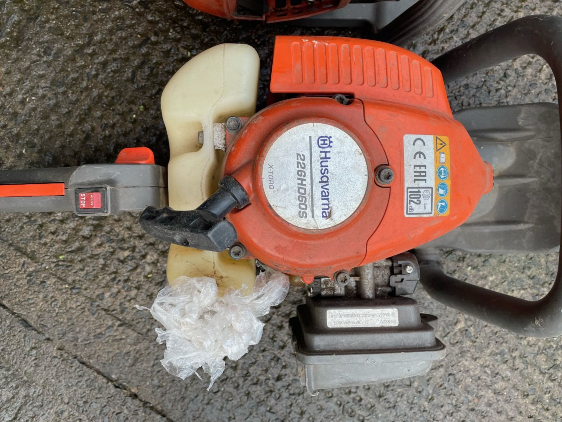 2x Husqvarna hedge cutters both spares or repair - Image 2 of 3