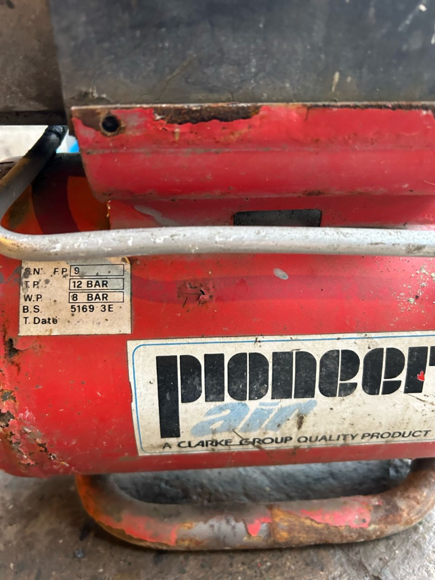 Clarke pioneer air air compressor small 10L tank. Does run and work but selling as spares or - Image 2 of 4