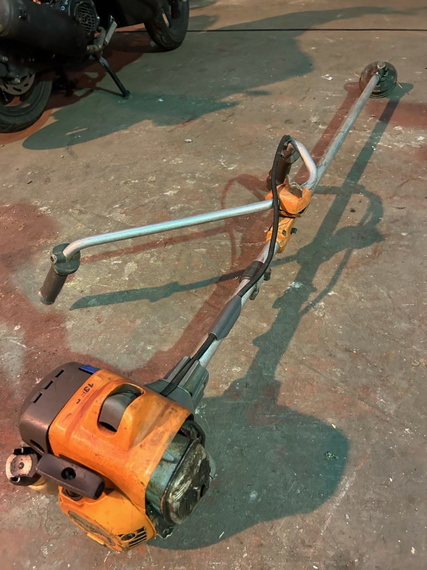 Husqvarna 135R brushcutter strimmer for spares or repair - Image 2 of 2