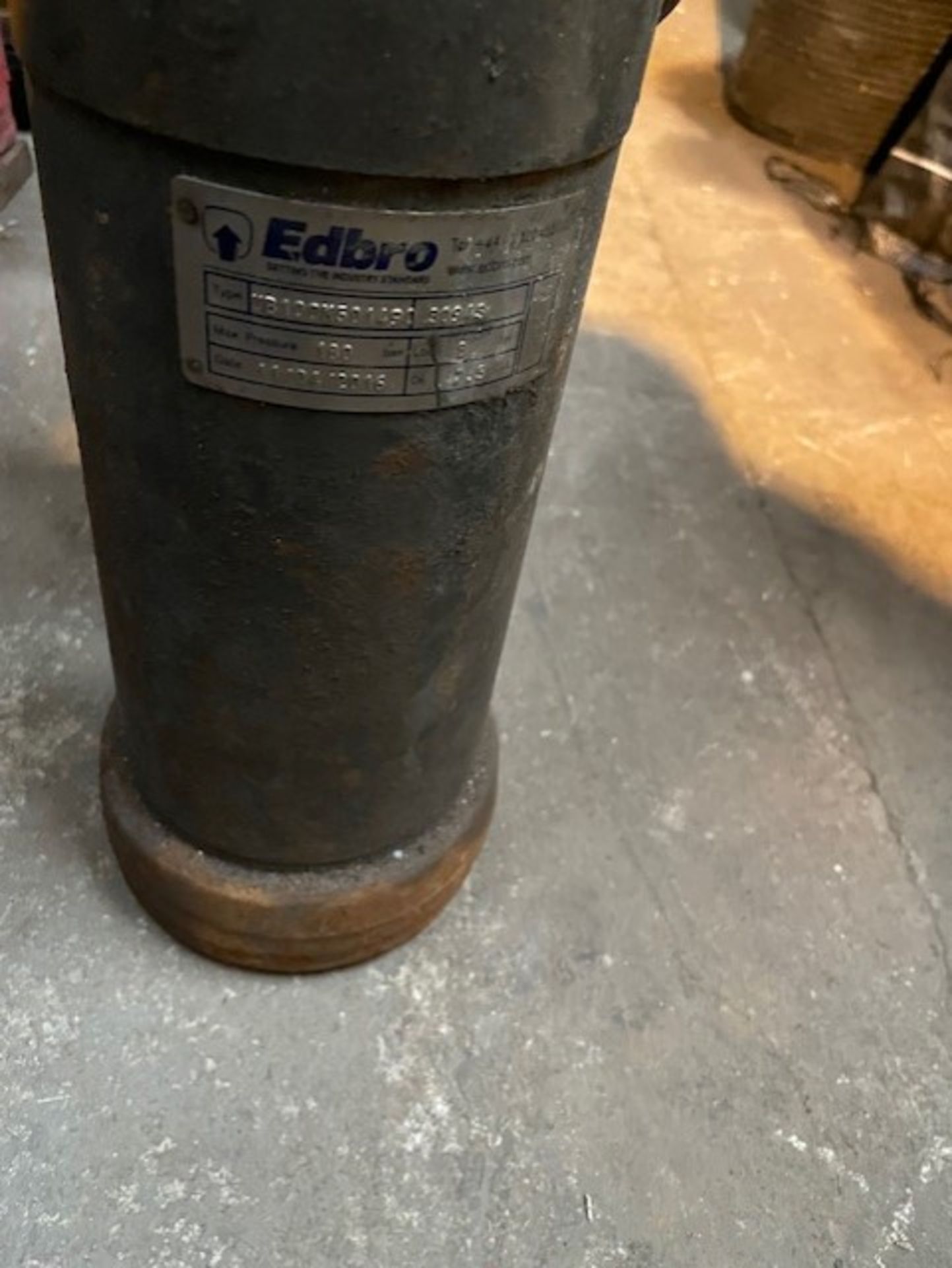 Edbro safety stabilizers for large trailer lorry etc they stand approximately 500mm from ground
