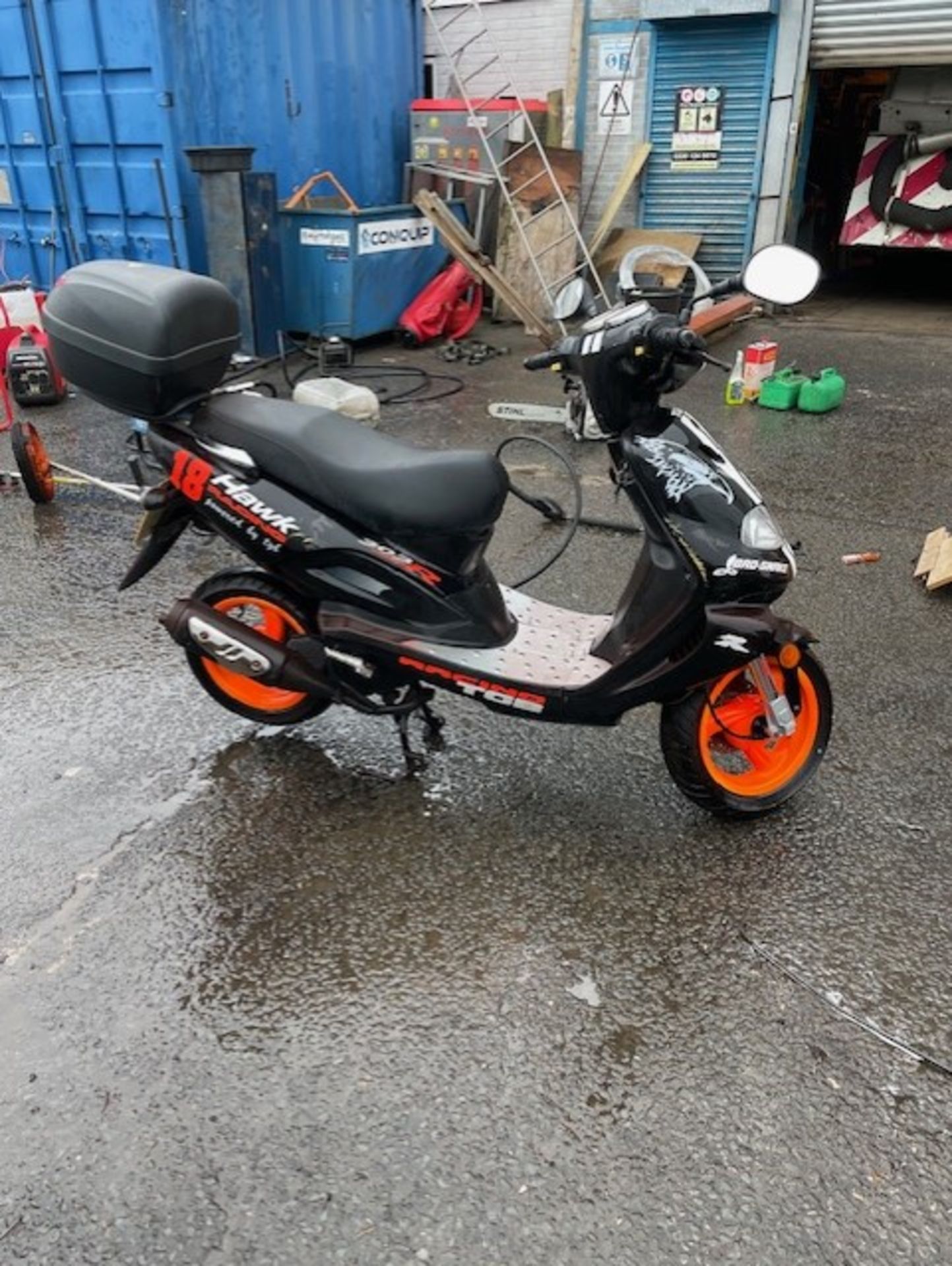 Taiwan golden bee 50cc petrol scooter runs in need of carburetor cleaning out has stood 7 years I - Bild 3 aus 4