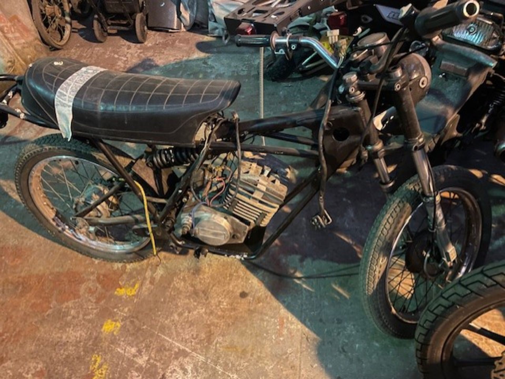 BSA beaver 50cc 1986 dreg it was stripped to do a restore painted frame but not put back together - Image 2 of 2