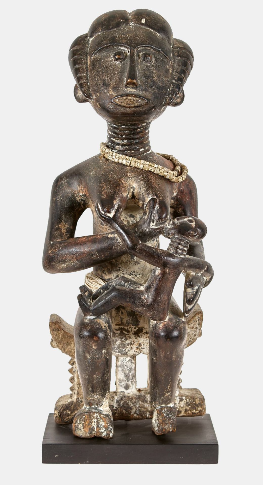 AFRIKANISCHE KUNST: Mutter-Kind-Figur, Ghana (Ashanti).