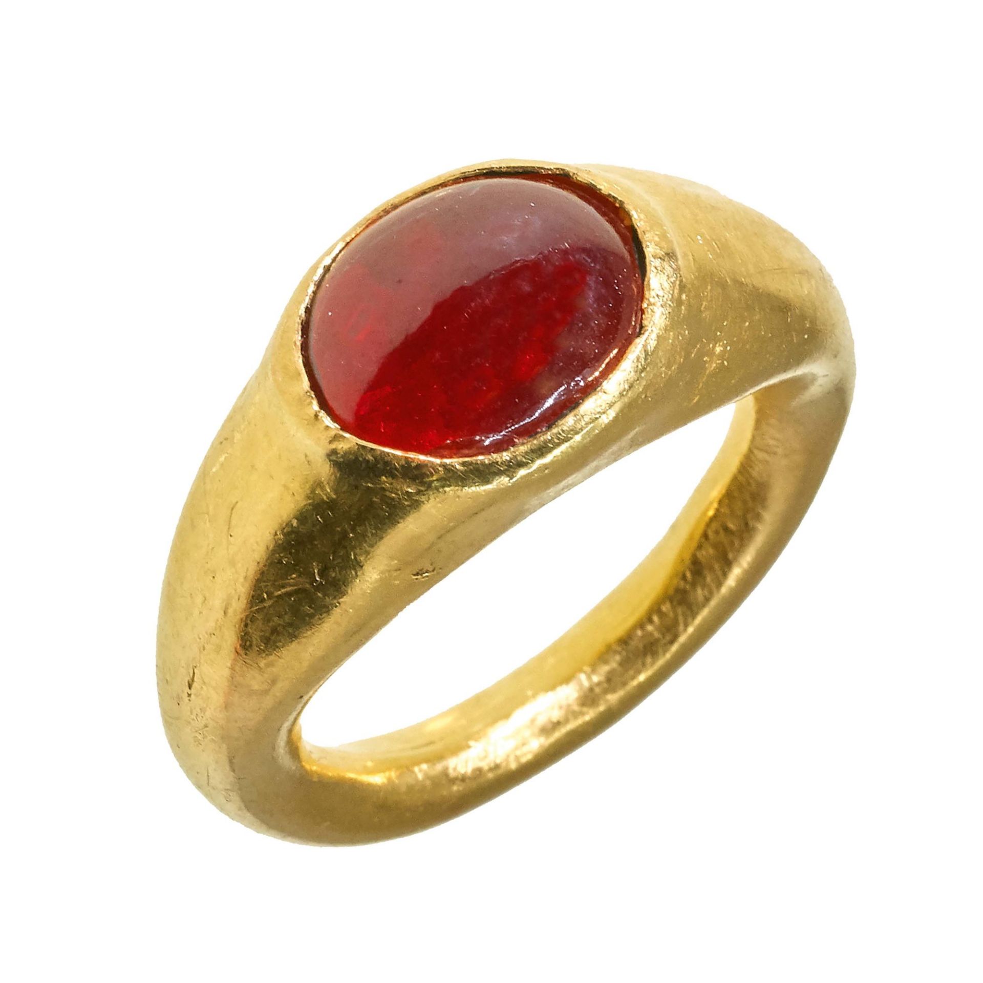 GRANAT-RING: Wohl römisch.