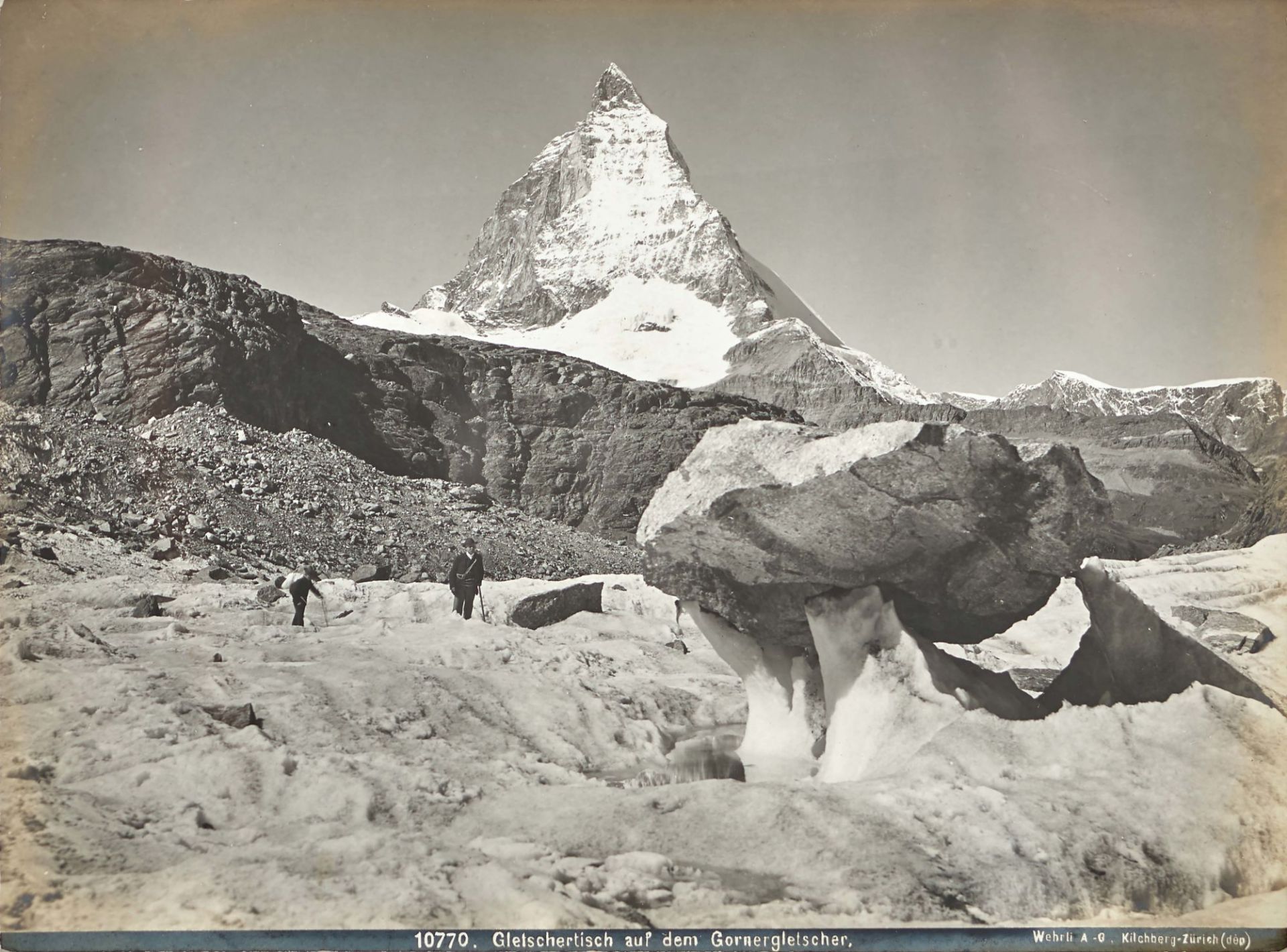 WEHRLI, GEBRÜDER (BRUNO, HARRY, ARTUR): "Gletschertisch auf dem Gornergletscher".