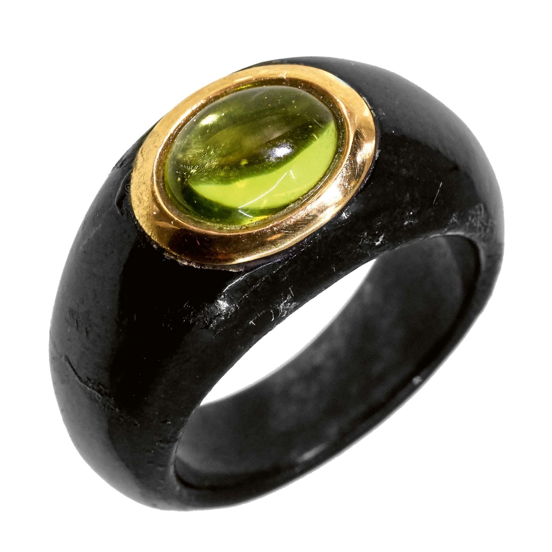 PERIDOT-ONYX-RING