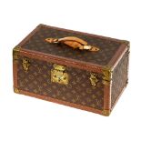 LOUIS VUITTON: Beautycase, Paris, 20. Jh.