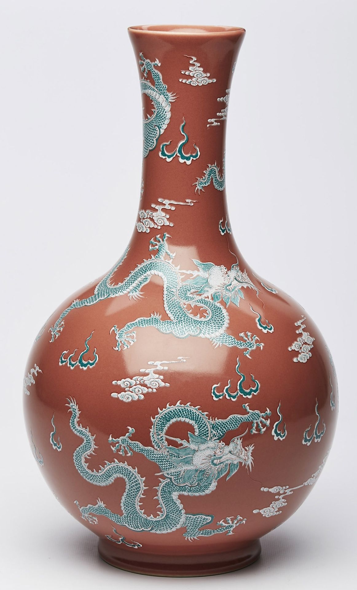 Gr. Vase mit Drachendekor, China 20. Jh. - Image 2 of 3