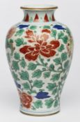 Kl. Vase "Blüten und Phohunde", China wohl 18 Jh.