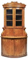 Biedermeier-Eckvitrine, süddt. um 1830