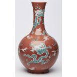 Gr. Vase mit Drachendekor, China 20. Jh.