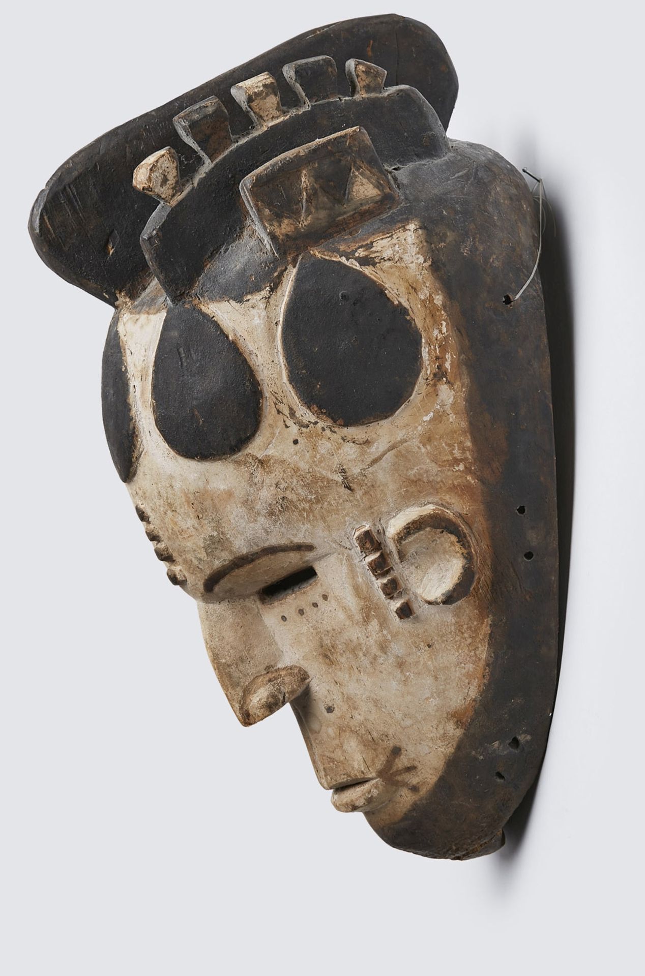 Maske der Mmwo-Gesellschaft, Ibo Nigeria. - Bild 2 aus 4