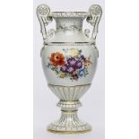 Gr. Vase mit Schwanenhenkeln, Meissen um 1940.