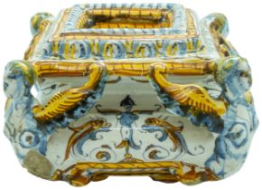 AN ITALIAN SALT CELLAR 16TH CENTURY OR LATER In the manner of Patanazzi Urbino. 13cms wide.