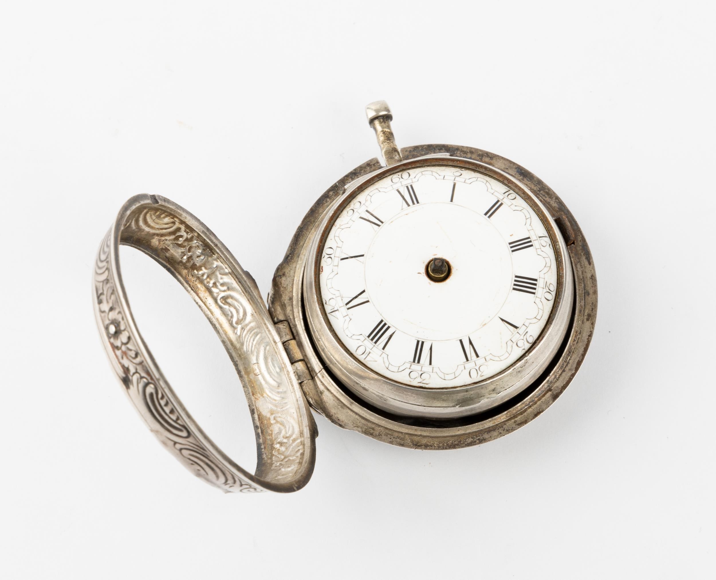 A SILVER REPOUSSE PAIR CASED VERGE WATCH. Signed Joseph Muson, London, No 14959, square baluster - Image 3 of 5