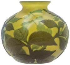 A CAMEO GLASS VASE circa 1900, 10cms high