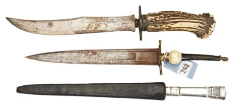 A 17TH /18TH CENTURY SHORT HUNTING 'DAGGER'; with white metal hilt and leather scabbard, a