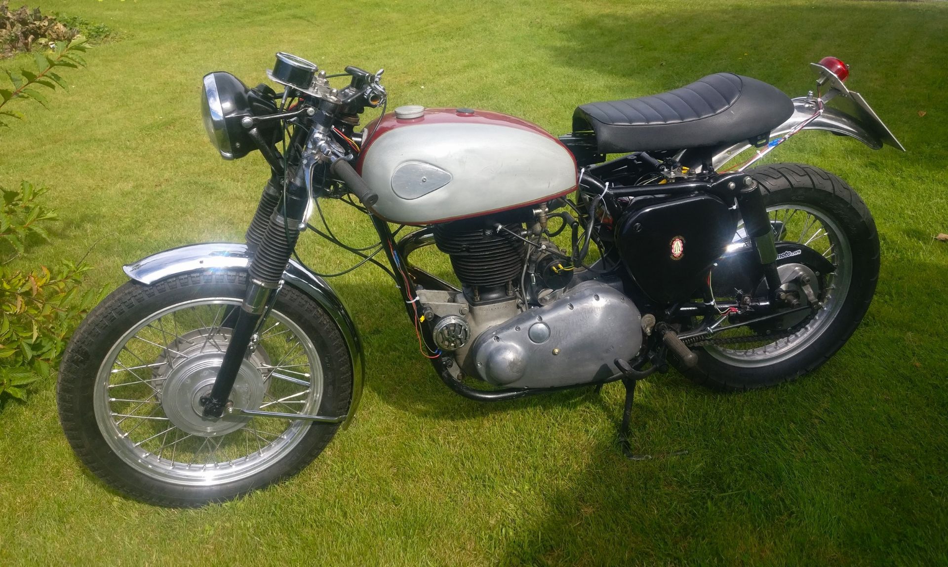 1956 BSA B31 Registration Number: 743 XWA Frame Number: TBA A fresh design for the post-war period - Image 2 of 3