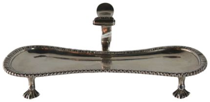 A Georgian Silver desk pen holder/trivet with shaped handle & gadroon edge. Upon shaped feet. (L: